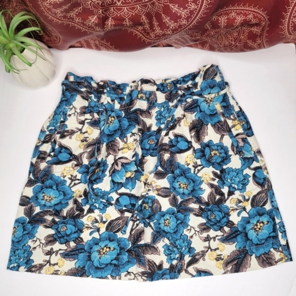 LOFT Dresses & Skirts - LOFT Linen and Rayon Skirt XSP Blue Floral